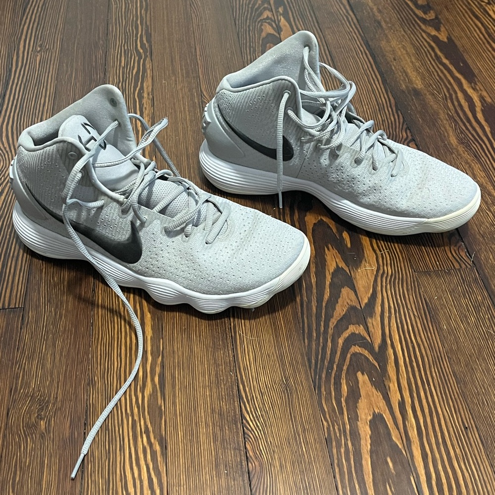 Men’s Nike Basketball Shoes size:11